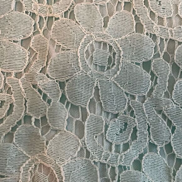 B. Darlin Dress Size 1/2 Sleeveless Halter Neck Fit-And-Flare Lace Teal​​ - Picture 9 of 9